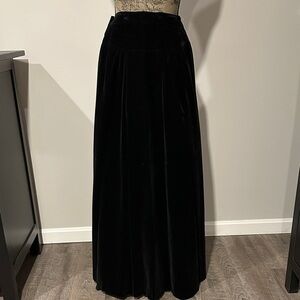 Latch On Vintage Black Velvet Maxi flare Skirt 30”waist Vintage Size 16
